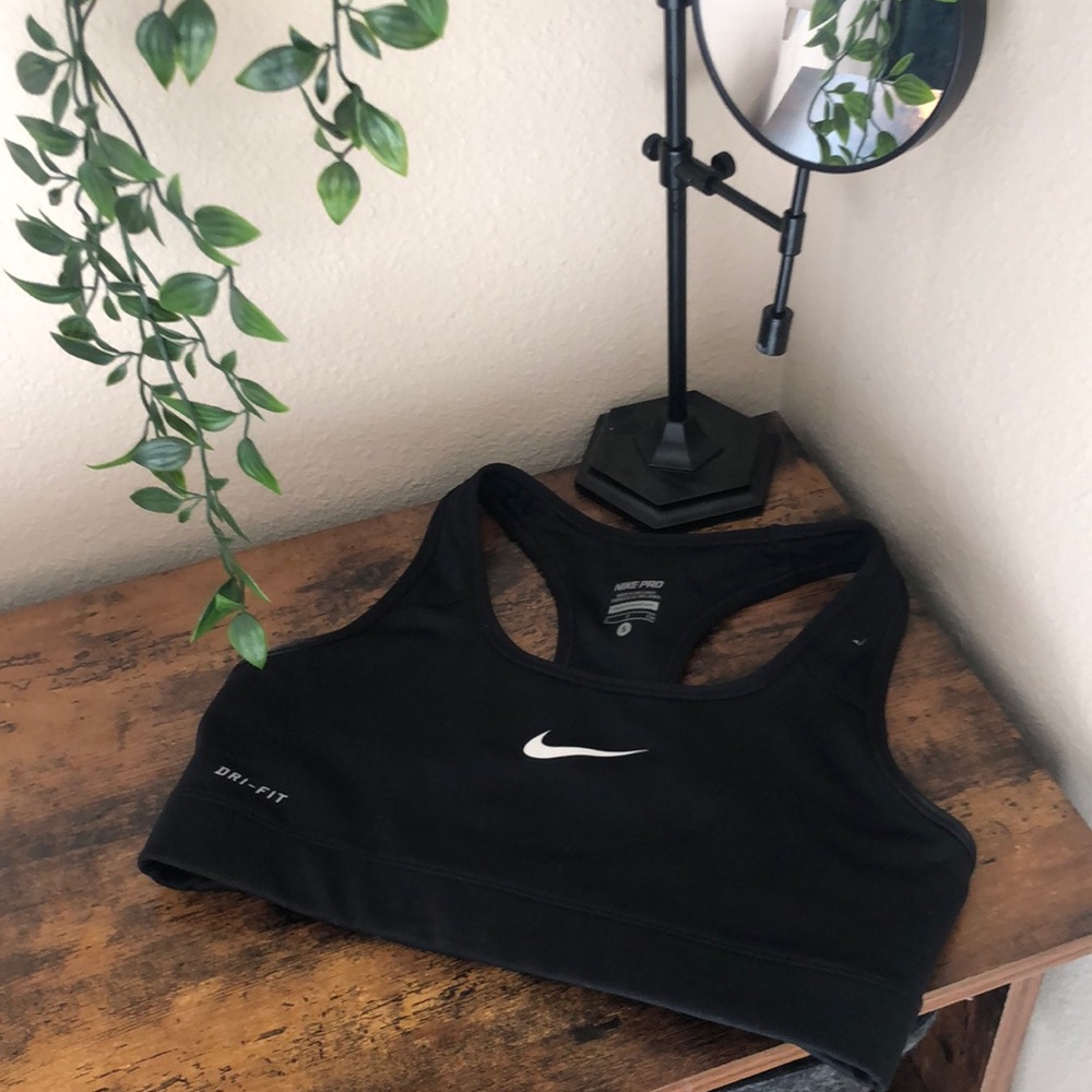 Nike pro sports bra
